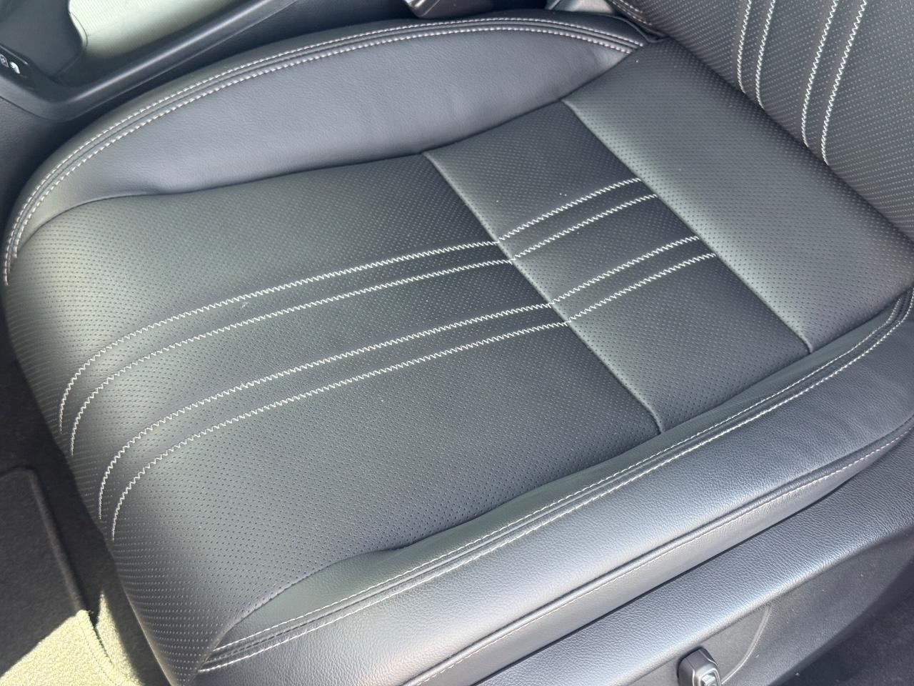Honda HR-V Vehicle Full-screen Gallery Image 26
