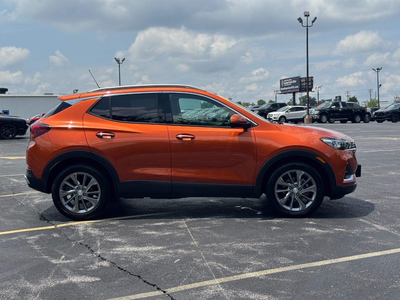 Buick Encore GX Vehicle Full-screen Gallery Image 03