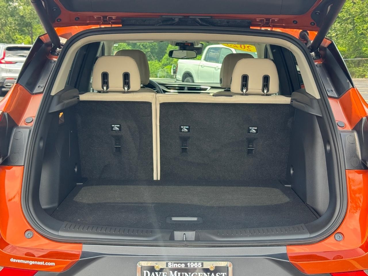 Buick Encore GX Vehicle Full-screen Gallery Image 05