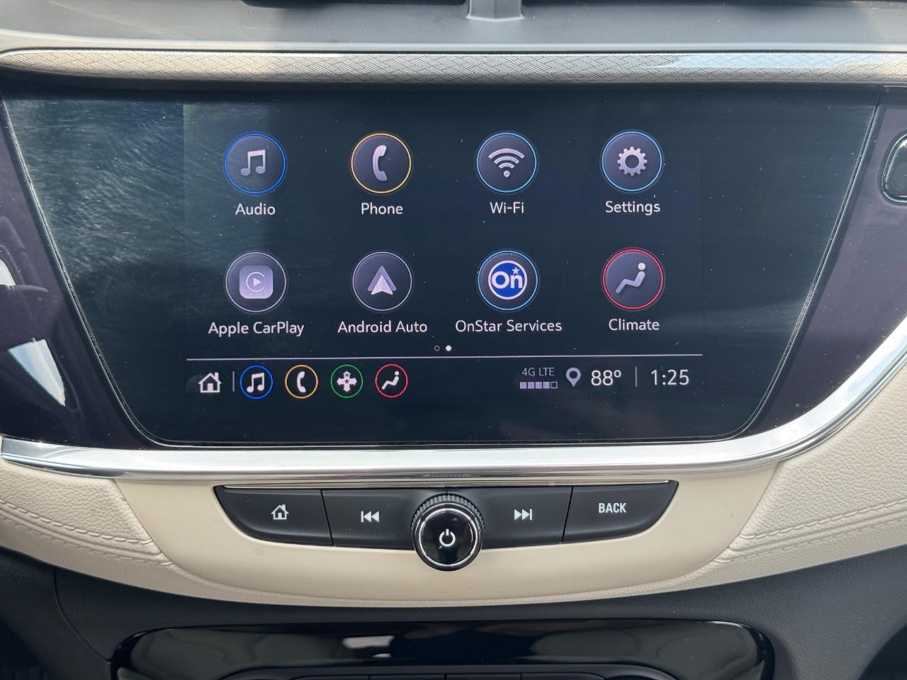 Buick Encore GX Vehicle Full-screen Gallery Image 14