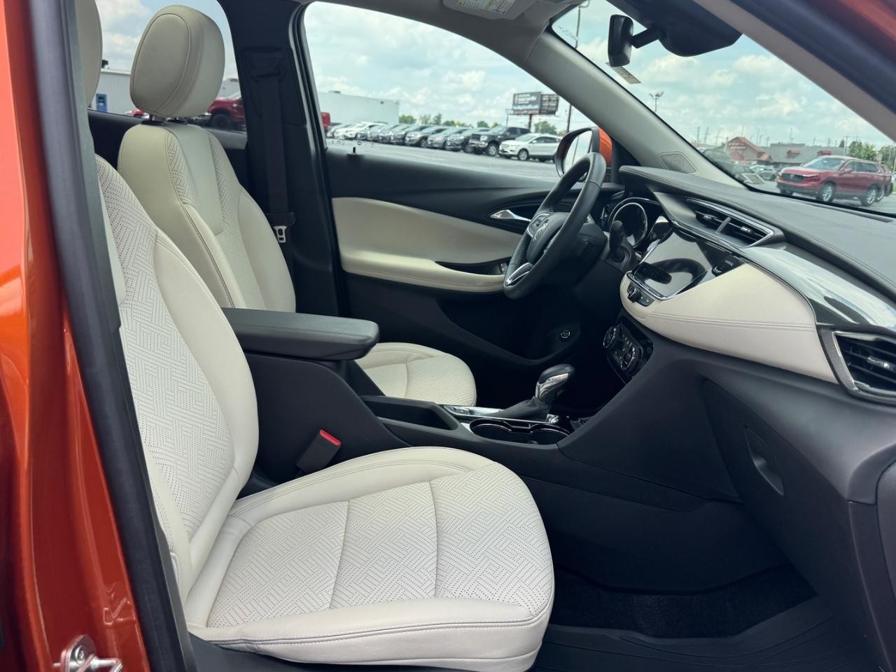 Buick Encore GX Vehicle Full-screen Gallery Image 17