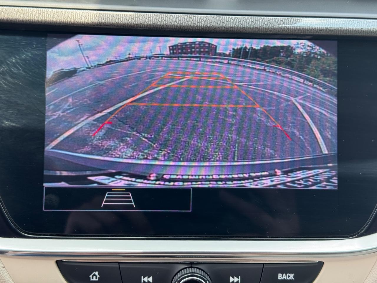 Buick Encore GX Vehicle Full-screen Gallery Image 24