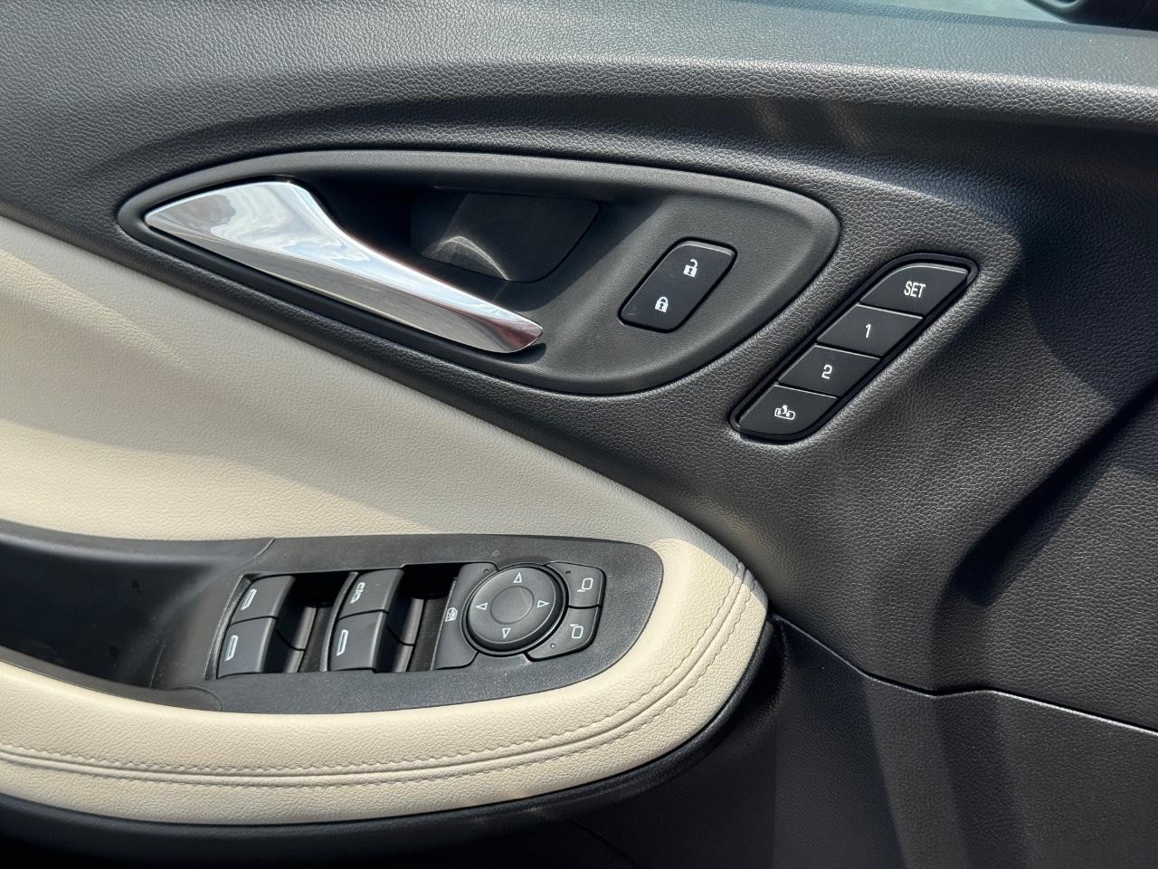 Buick Encore GX Vehicle Full-screen Gallery Image 25