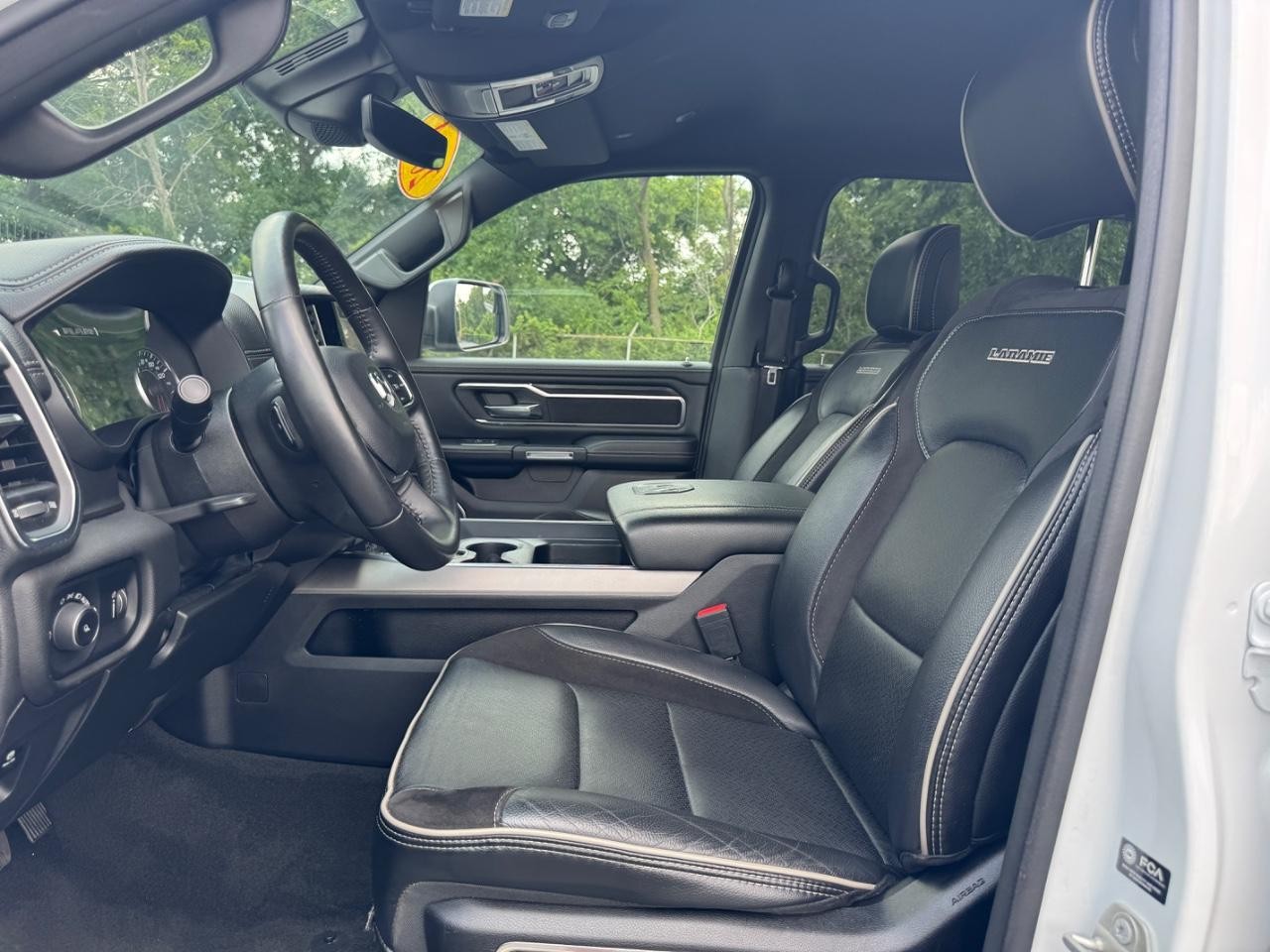 Ram 1500 Vehicle Full-screen Gallery Image 19