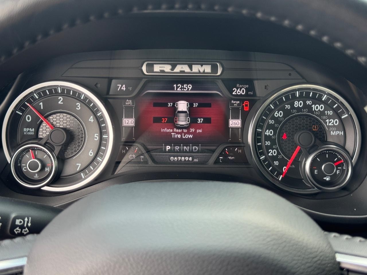 Ram 1500 Vehicle Full-screen Gallery Image 20