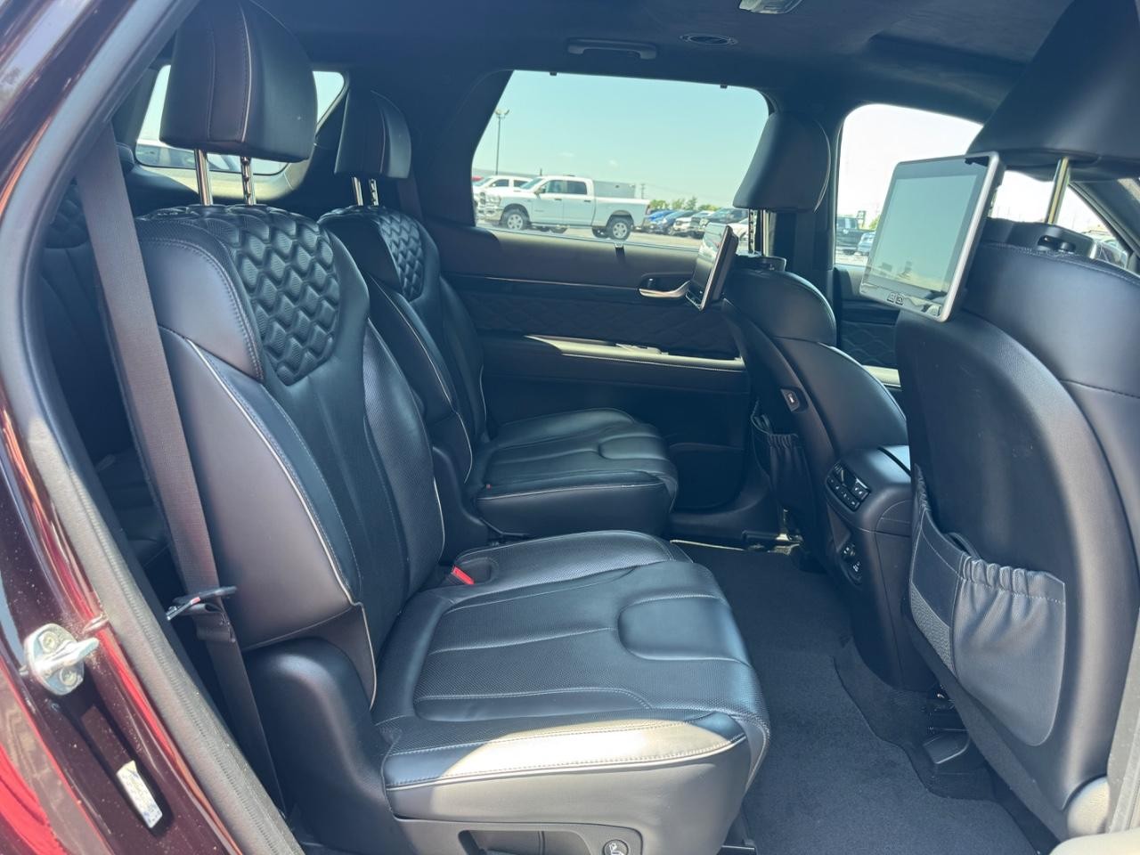Hyundai Palisade Vehicle Full-screen Gallery Image 13