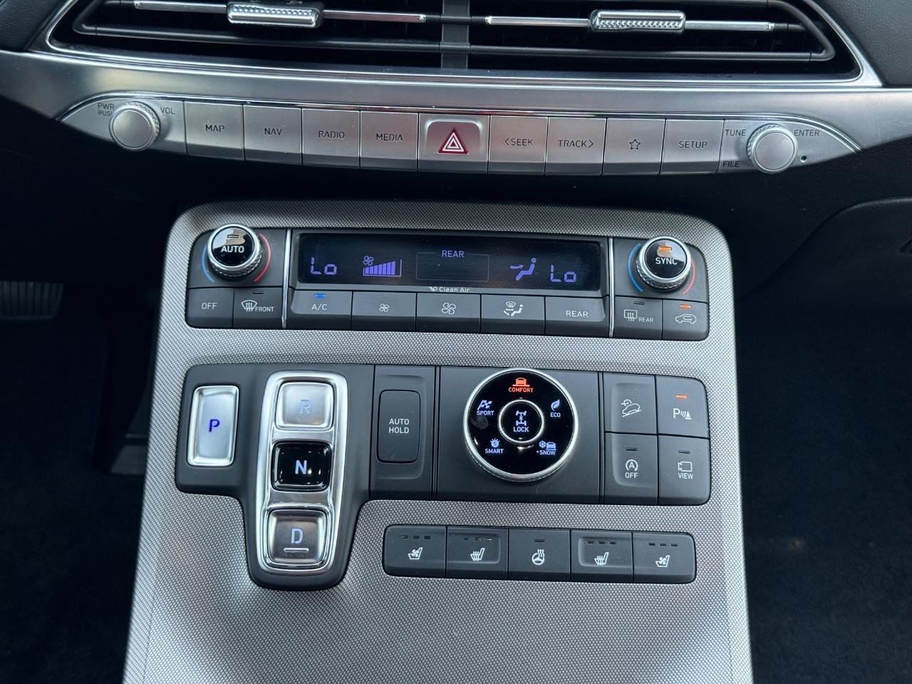 Hyundai Palisade Vehicle Full-screen Gallery Image 17