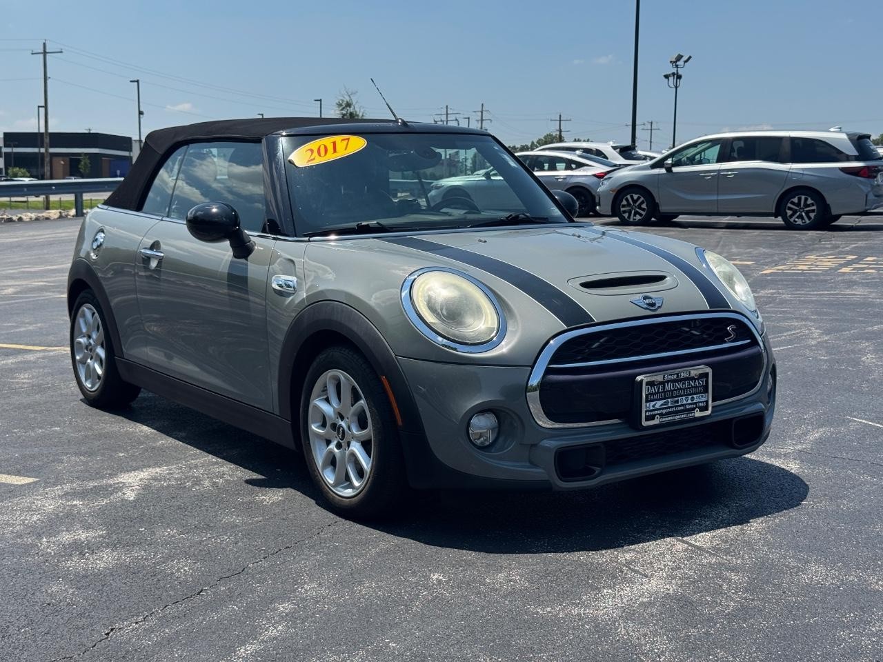 MINI Convertible Vehicle Full-screen Gallery Image 02
