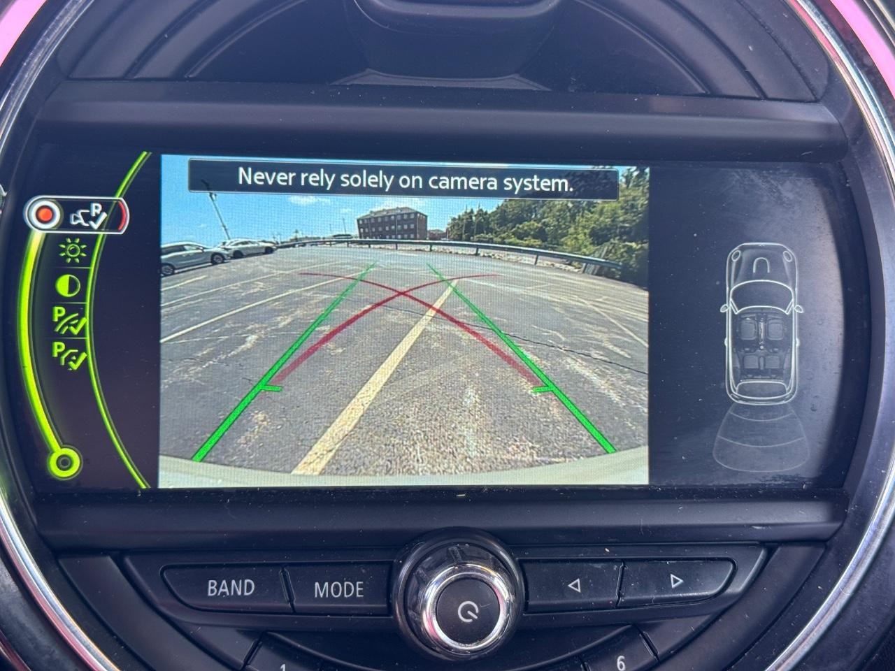 MINI Convertible Vehicle Full-screen Gallery Image 23