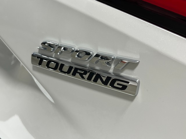 Honda Civic Hatchback Hybrid Vehicle Full-screen Gallery Image 08