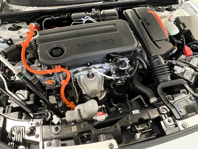 Honda Civic Hatchback Hybrid Vehicle Full-screen Gallery Image 13