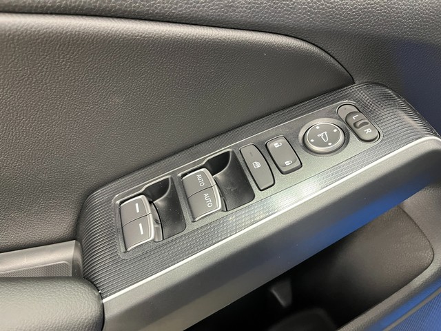 Honda Civic Hatchback Hybrid Vehicle Full-screen Gallery Image 15
