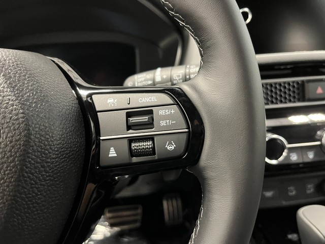 Honda Civic Hatchback Hybrid Vehicle Full-screen Gallery Image 20