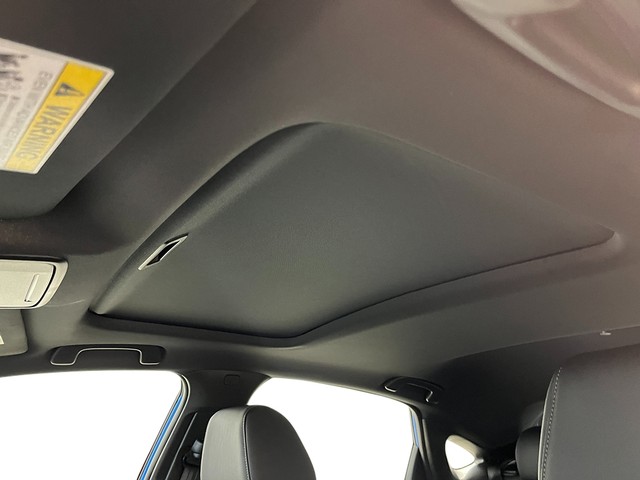 Honda Civic Hatchback Hybrid Vehicle Full-screen Gallery Image 25
