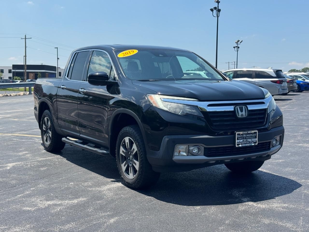 Honda Ridgeline Vehicle Full-screen Gallery Image 02