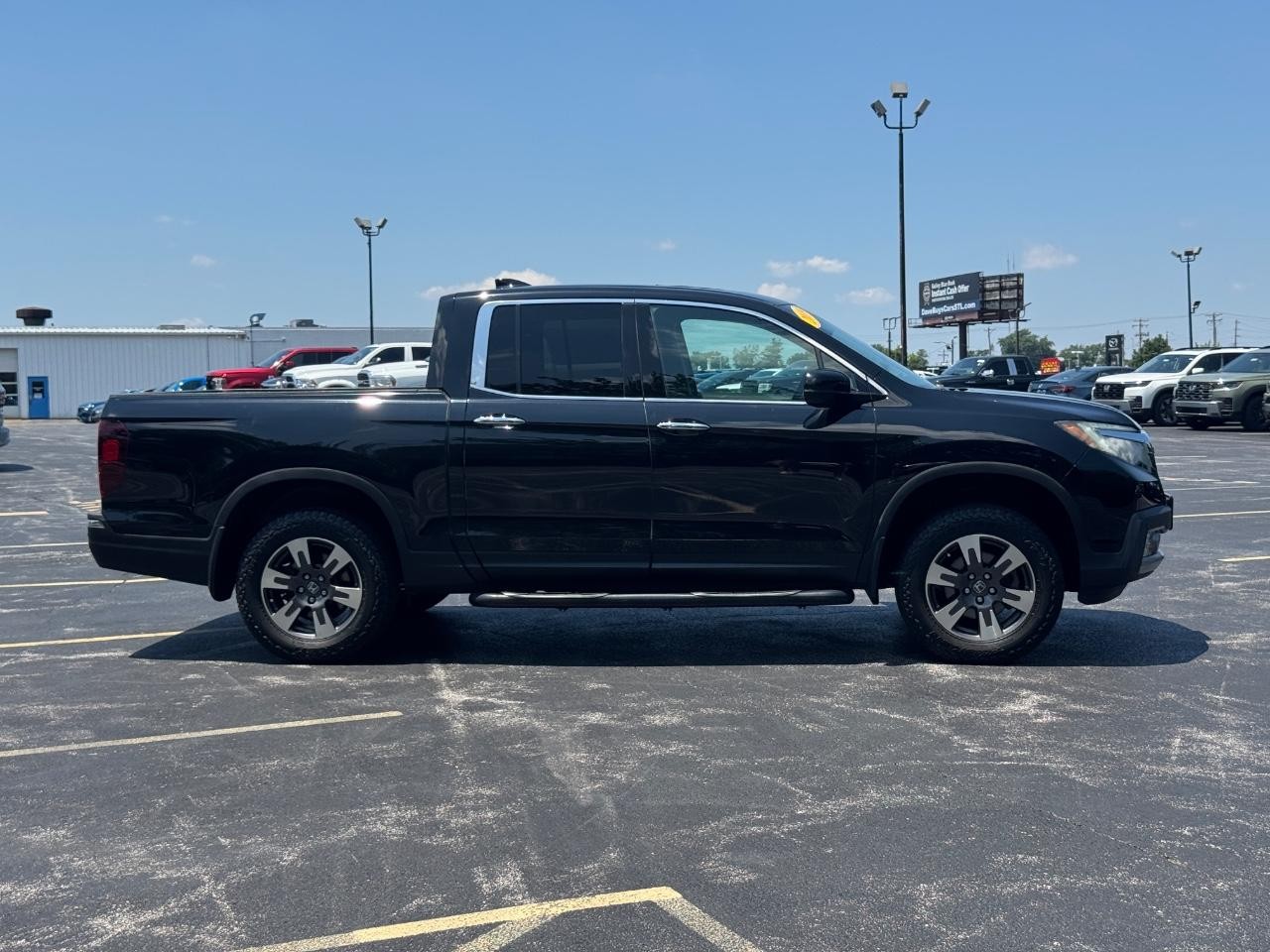 Honda Ridgeline Vehicle Full-screen Gallery Image 03
