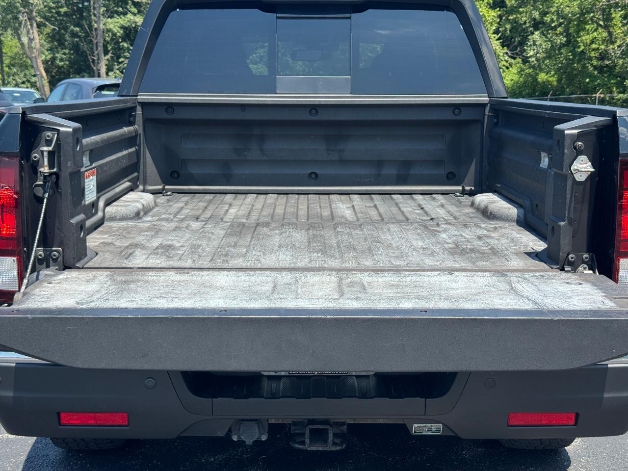 Honda Ridgeline Vehicle Full-screen Gallery Image 05