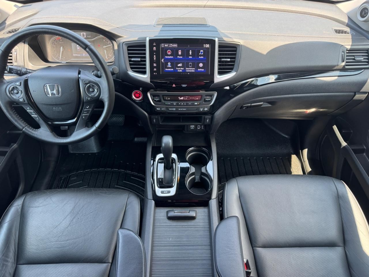 Honda Ridgeline Vehicle Full-screen Gallery Image 12