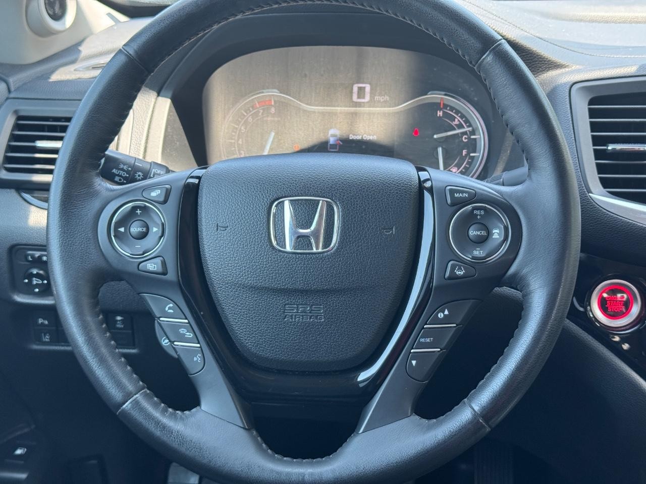 Honda Ridgeline Vehicle Full-screen Gallery Image 13