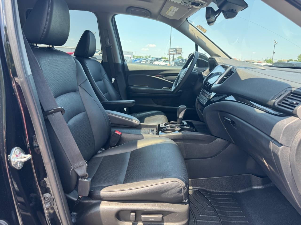 Honda Ridgeline Vehicle Full-screen Gallery Image 18