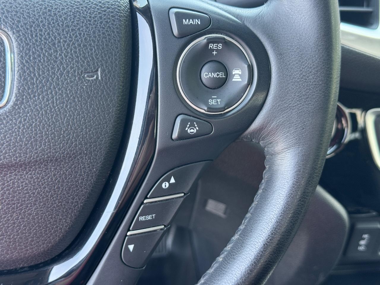 Honda Ridgeline Vehicle Full-screen Gallery Image 23
