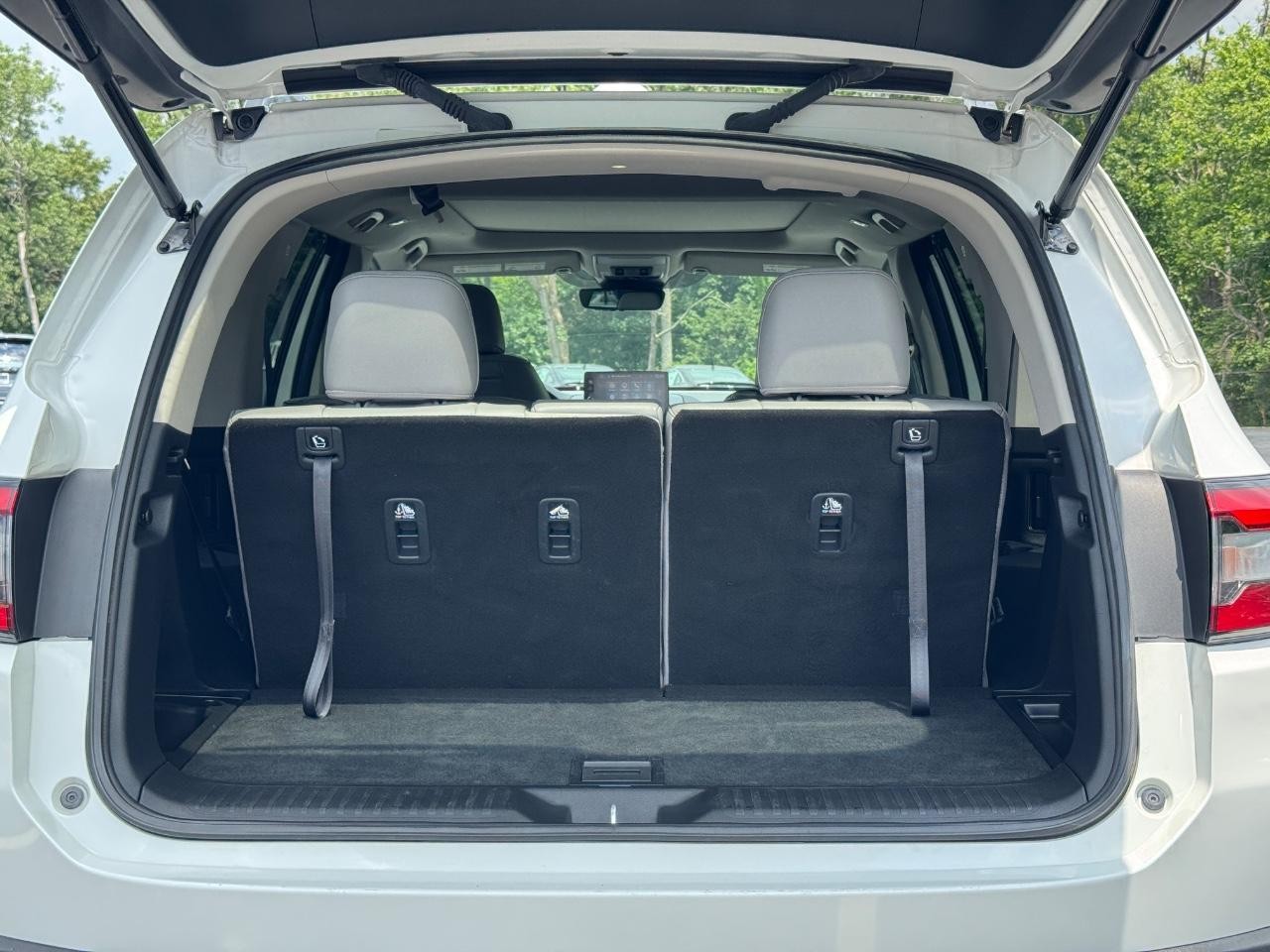 Honda Pilot Vehicle Full-screen Gallery Image 05