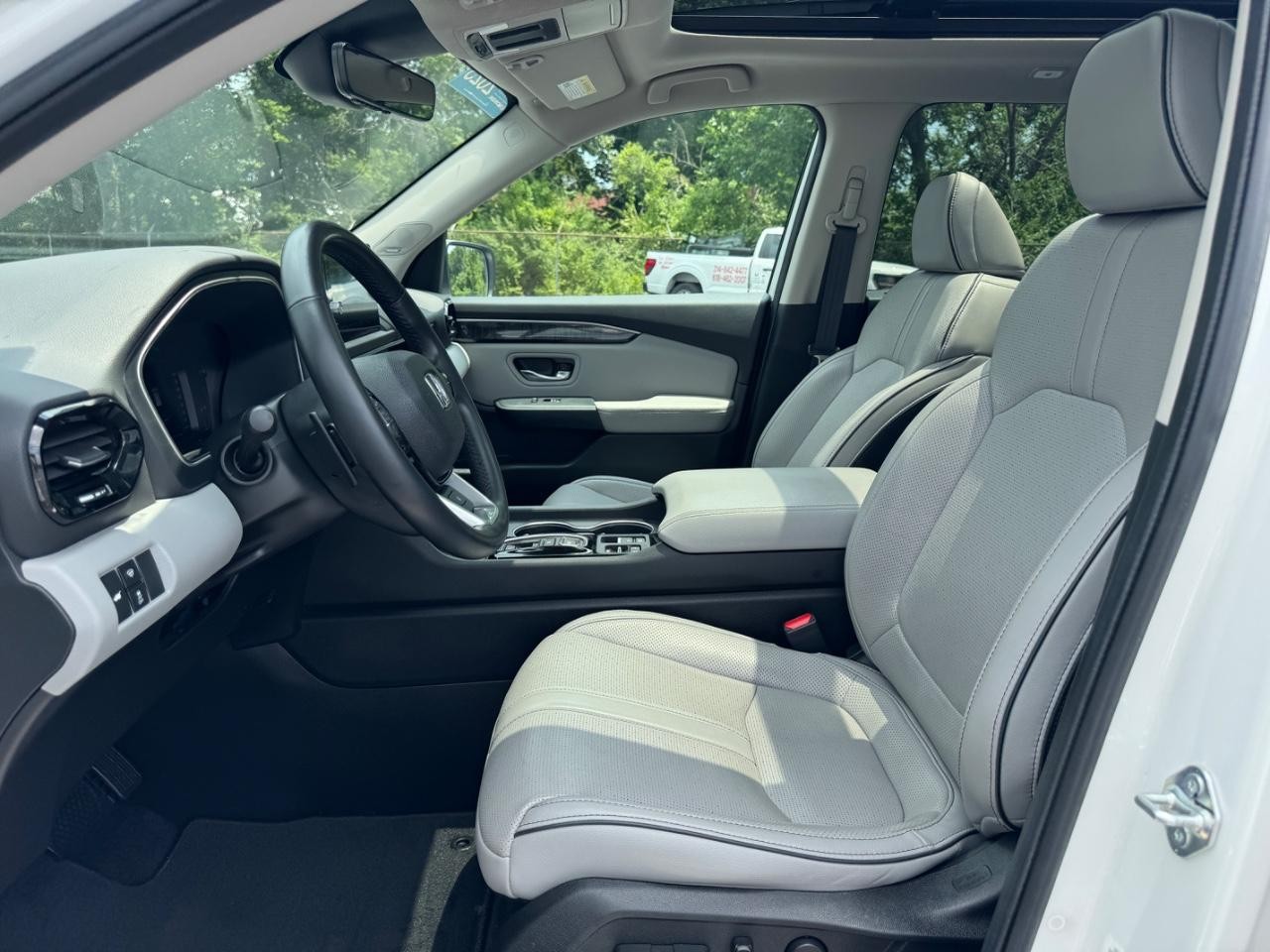 Honda Pilot Vehicle Full-screen Gallery Image 20