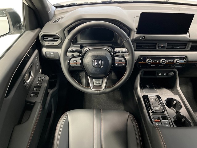 Honda Pilot Vehicle Full-screen Gallery Image 15