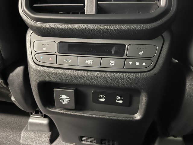 Honda Pilot Vehicle Full-screen Gallery Image 25