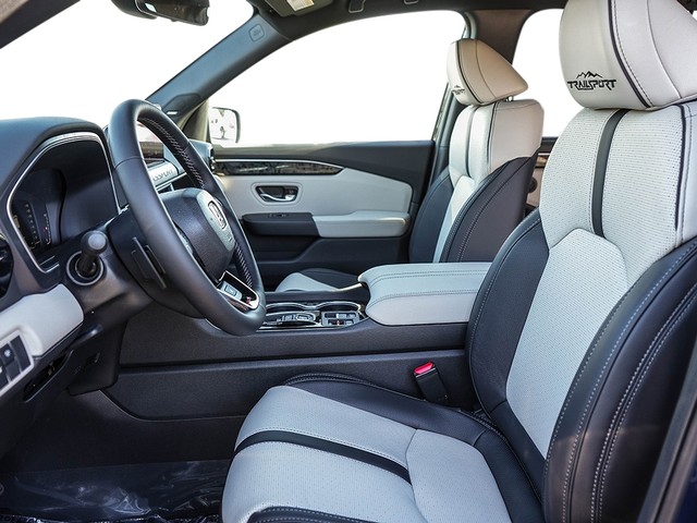Honda Passport Vehicle Full-screen Gallery Image 12