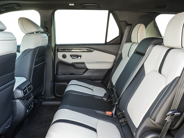 Honda Passport Vehicle Full-screen Gallery Image 23