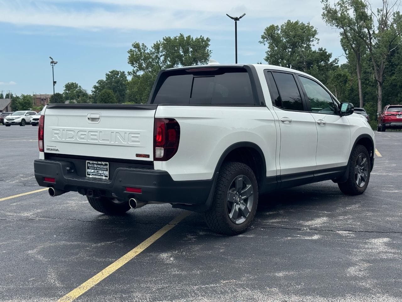 Honda Ridgeline Vehicle Full-screen Gallery Image 04