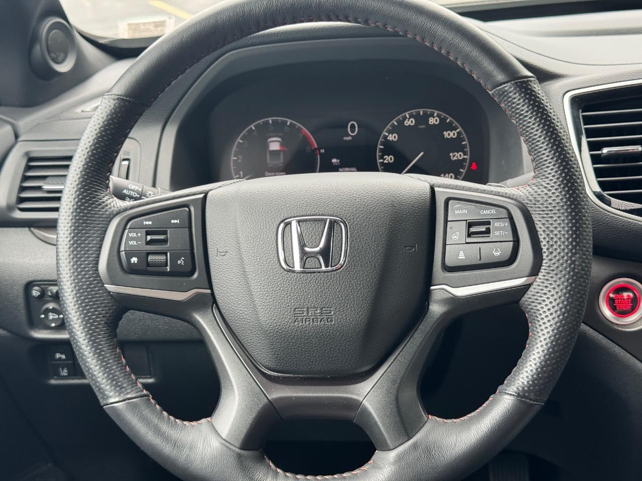 Honda Ridgeline Vehicle Full-screen Gallery Image 13