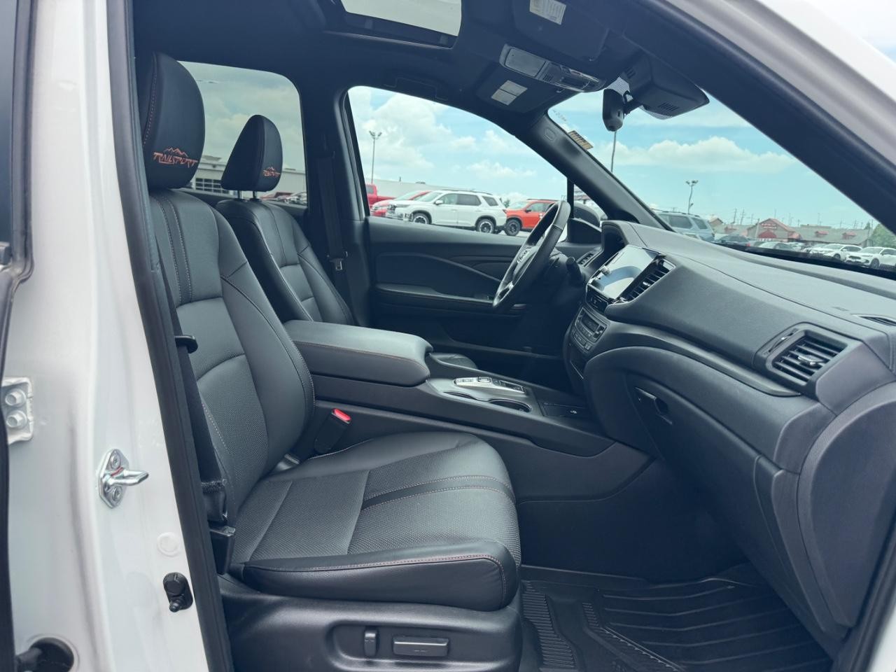 Honda Ridgeline Vehicle Full-screen Gallery Image 18
