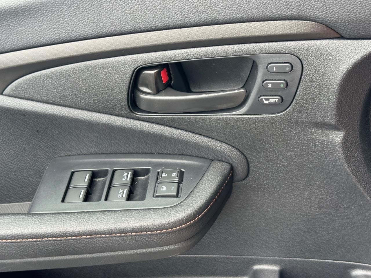 Honda Ridgeline Vehicle Full-screen Gallery Image 27
