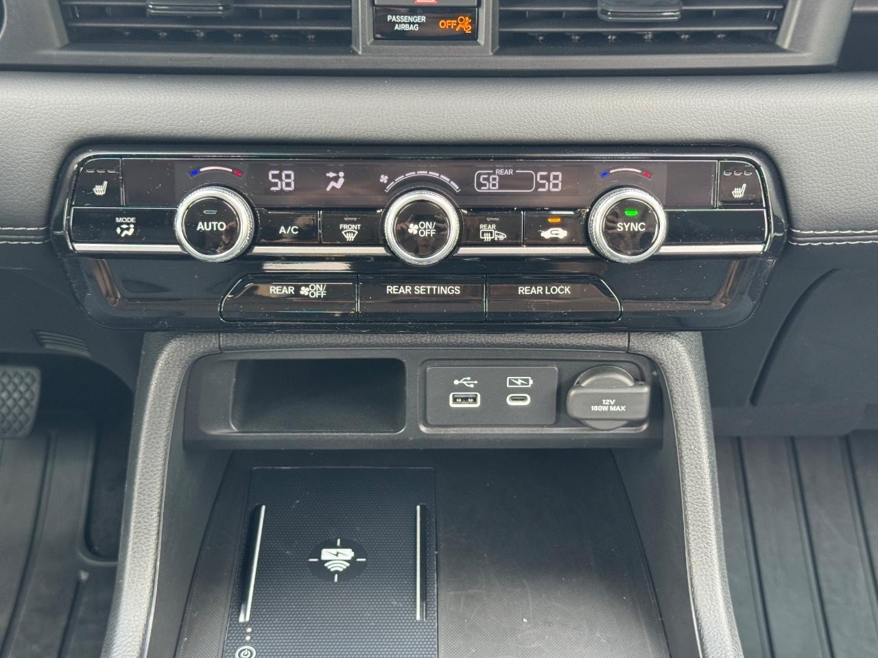 Honda Pilot Vehicle Full-screen Gallery Image 15
