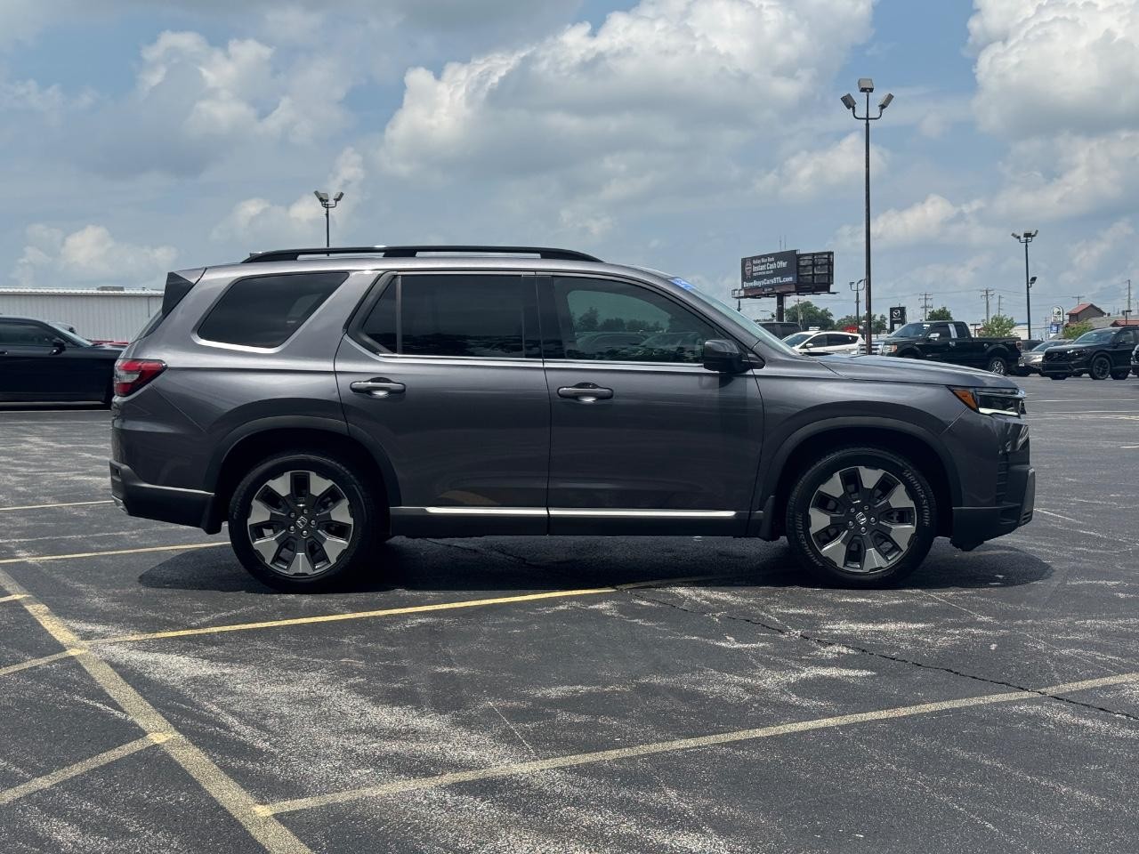 Honda Pilot Vehicle Full-screen Gallery Image 03