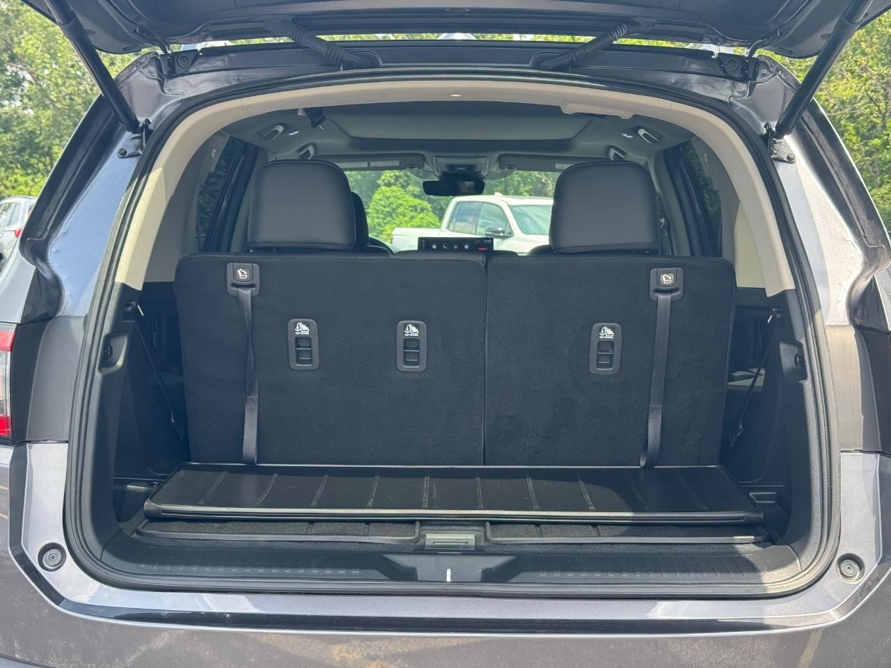 Honda Pilot Vehicle Full-screen Gallery Image 05