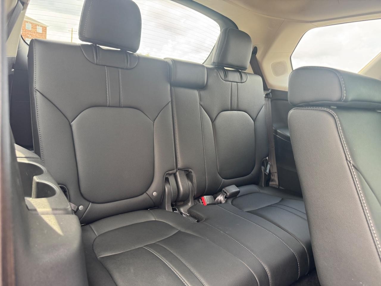 Honda Pilot Vehicle Full-screen Gallery Image 12