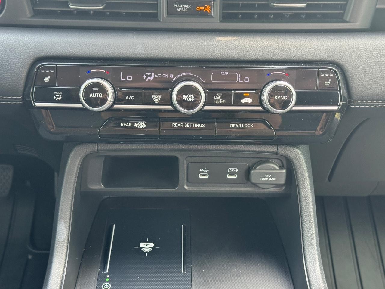 Honda Pilot Vehicle Full-screen Gallery Image 16
