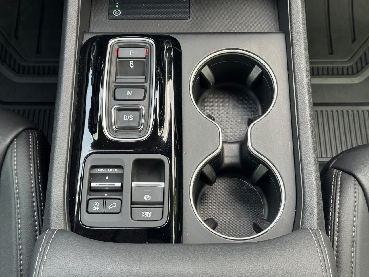 Honda Pilot Vehicle Full-screen Gallery Image 18