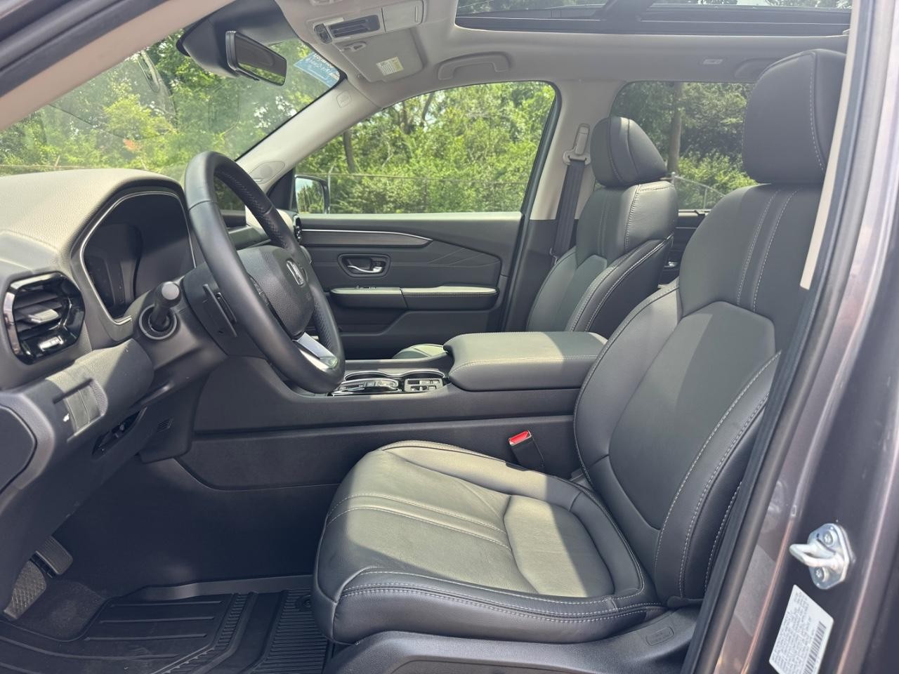 Honda Pilot Vehicle Full-screen Gallery Image 21