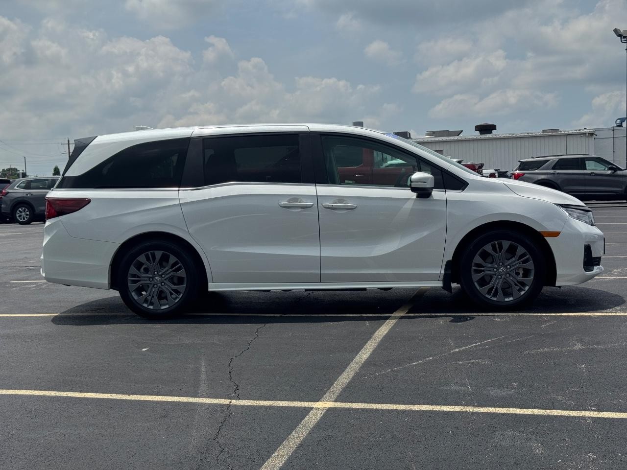 Honda Odyssey Vehicle Full-screen Gallery Image 03