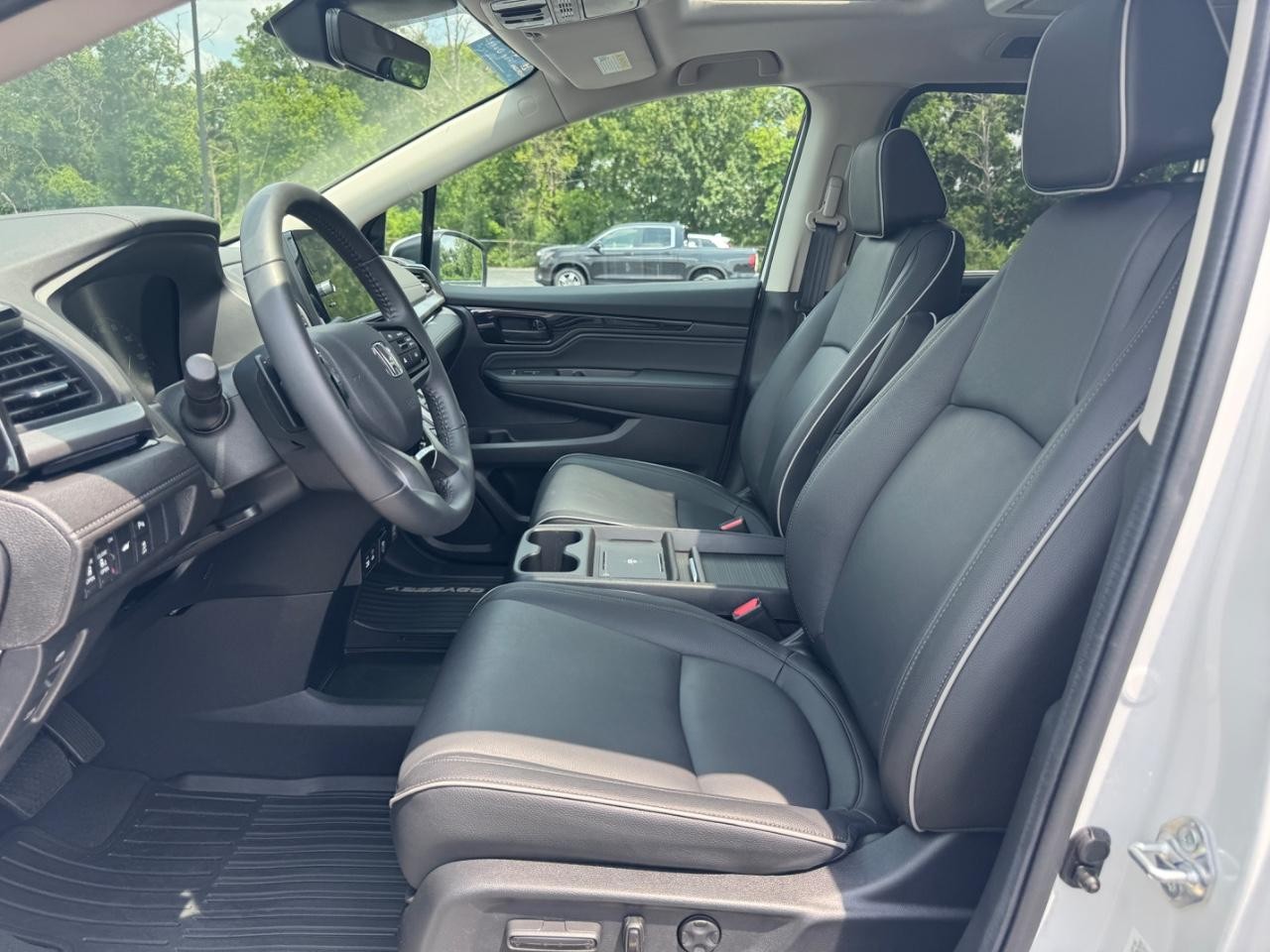 Honda Odyssey Vehicle Full-screen Gallery Image 20