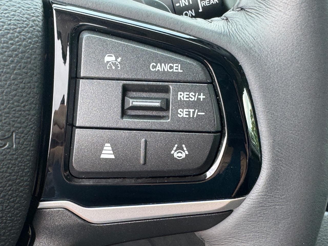 Honda Odyssey Vehicle Full-screen Gallery Image 24