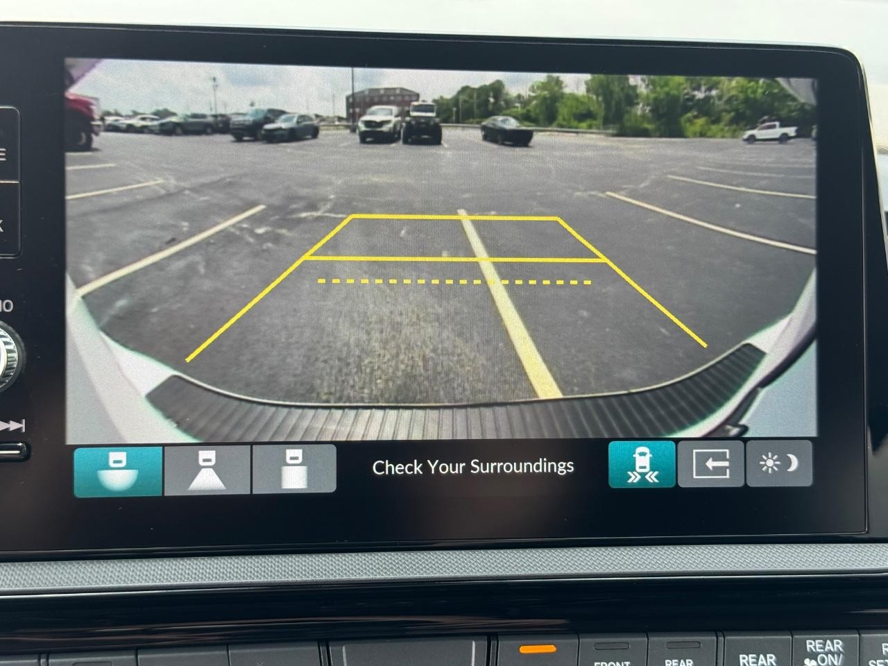 Honda Odyssey Vehicle Full-screen Gallery Image 26