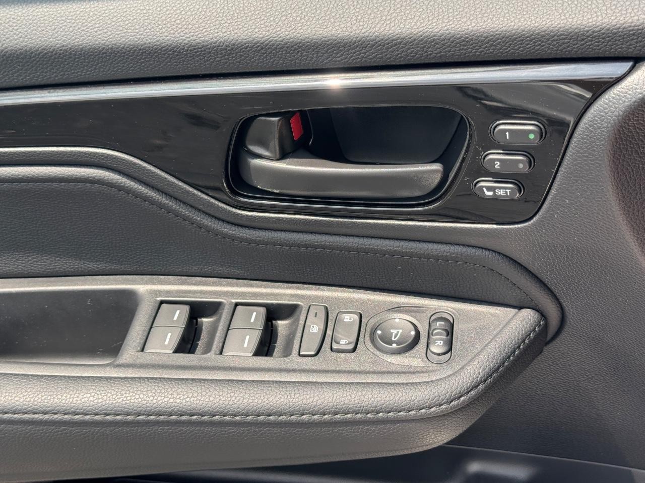 Honda Odyssey Vehicle Full-screen Gallery Image 28