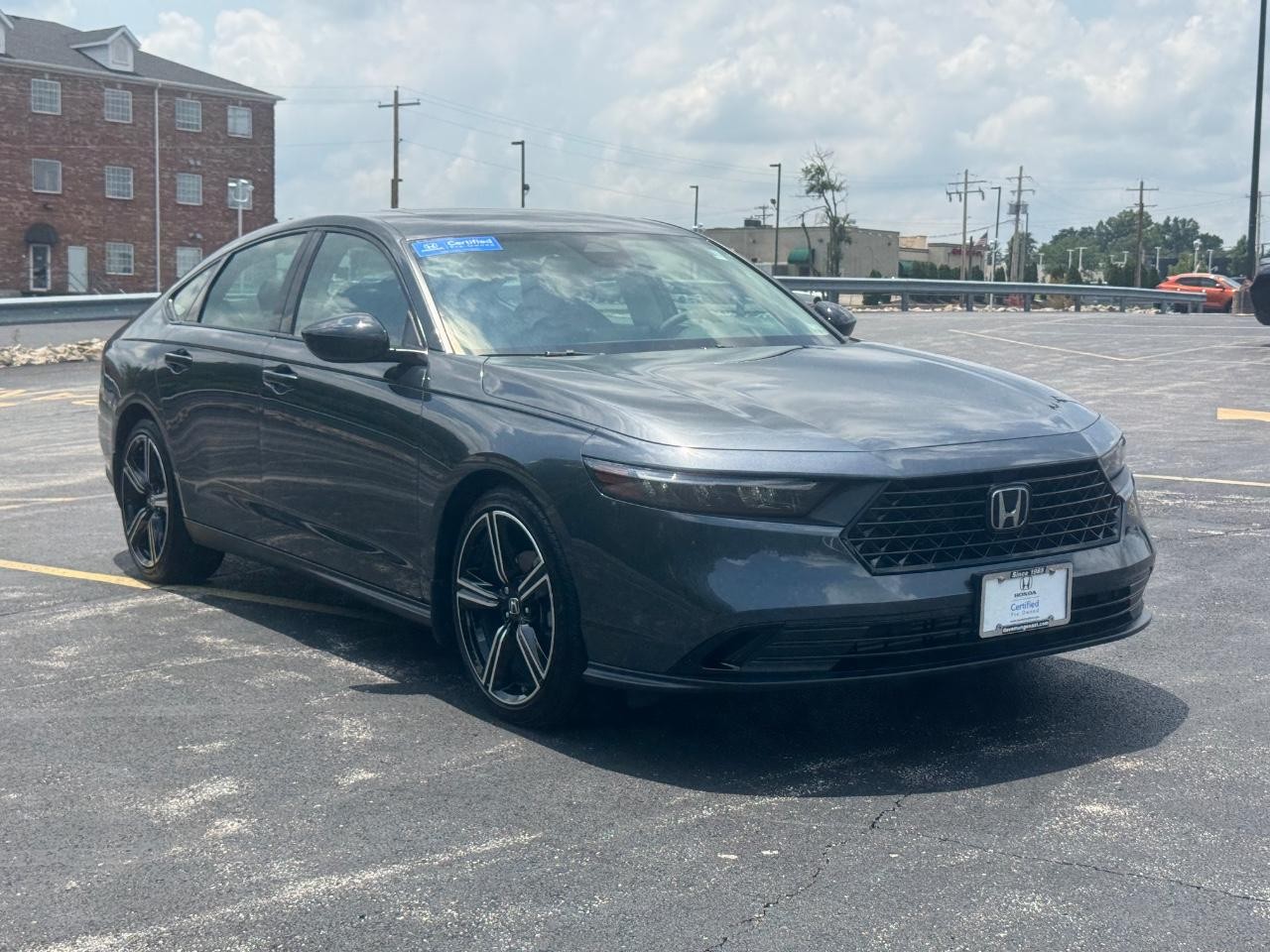 Honda Accord Sedan Vehicle Full-screen Gallery Image 02