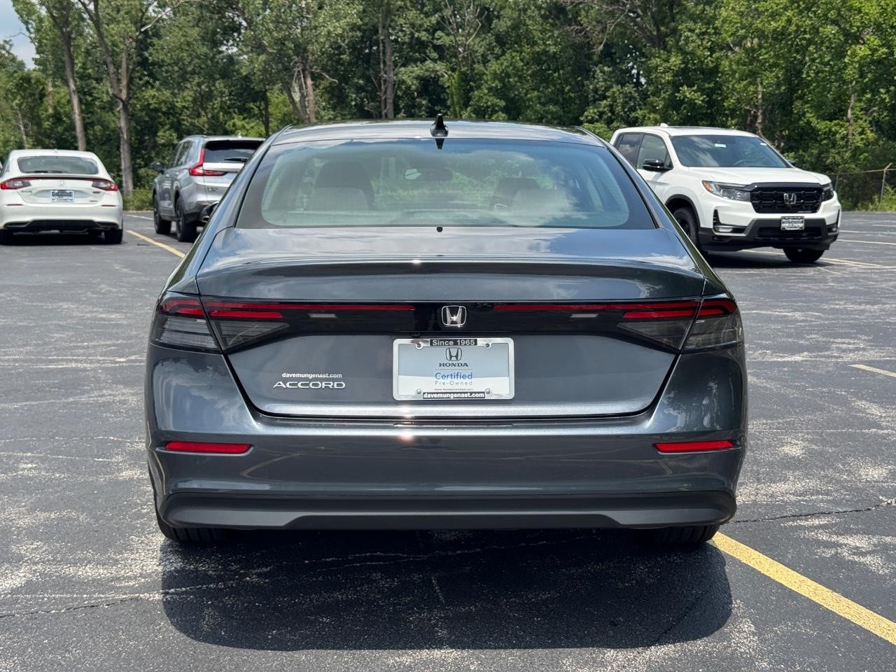 Honda Accord Sedan Vehicle Full-screen Gallery Image 06