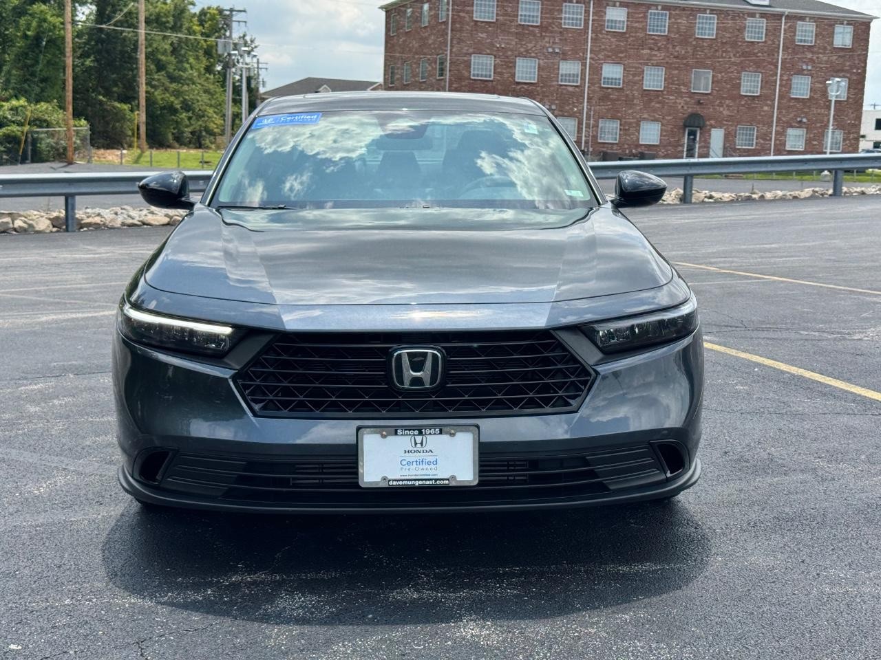Honda Accord Sedan Vehicle Full-screen Gallery Image 10